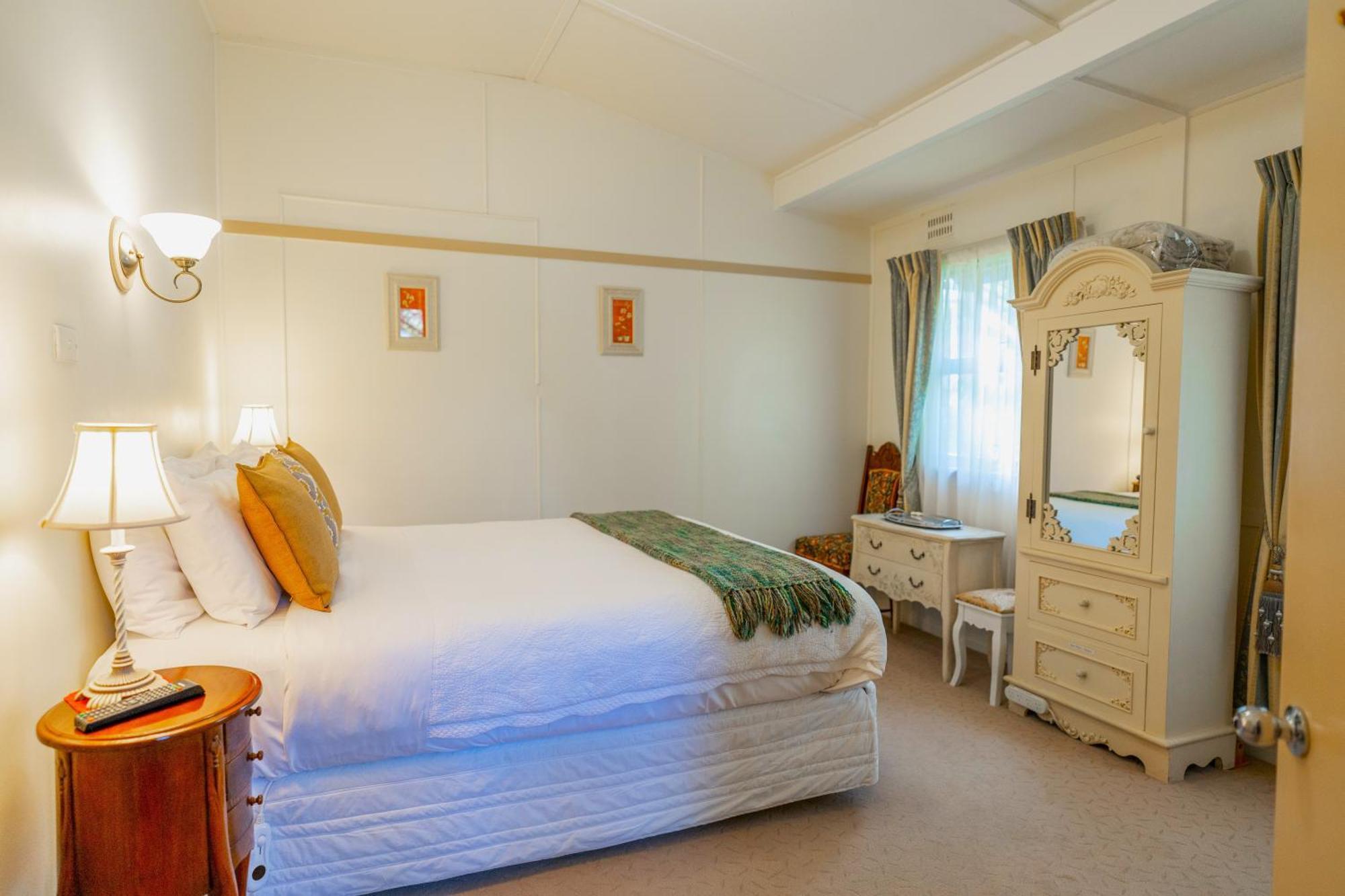 Kubba Roonga Guesthouse - Boutique Luxury Spa Retreat & Gardens - Blue Mountains Blackheath Exterior photo